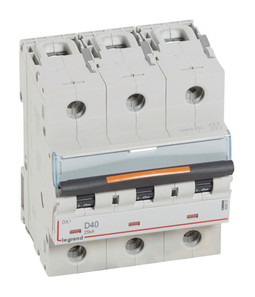 Автоматический выключатель DX³ 3P 40А (D) 25кА